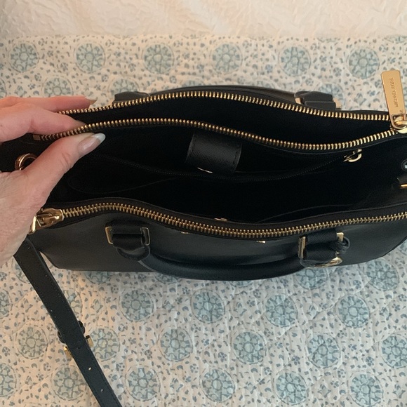 Michael Kors, large leather satchel☘️HP☘️ - Picture 5 of 9